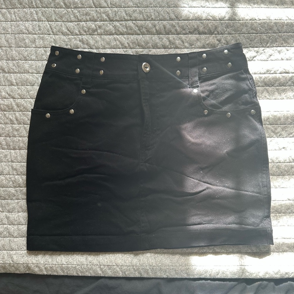 Elegant Black Studded Mini Skirt